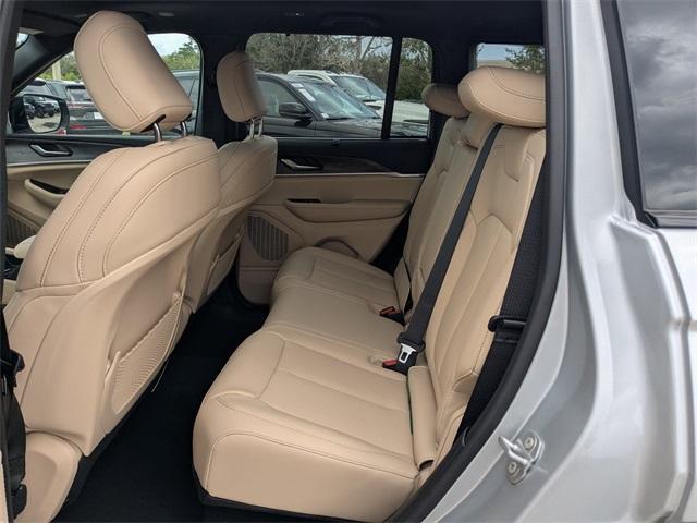 new 2025 Jeep Grand Cherokee car, priced at $44,160