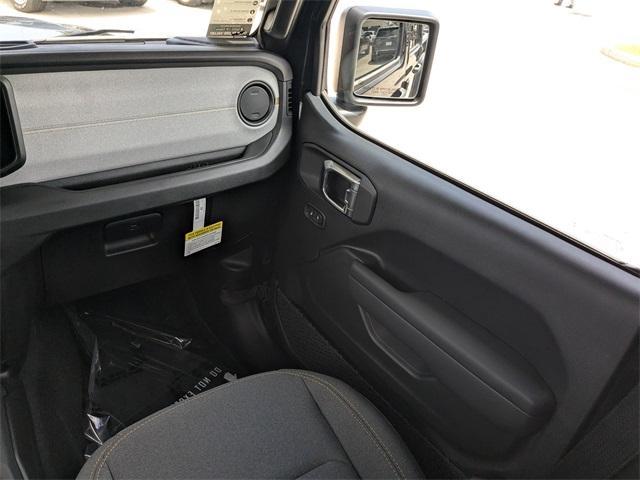 new 2025 Jeep Gladiator car, priced at $43,930