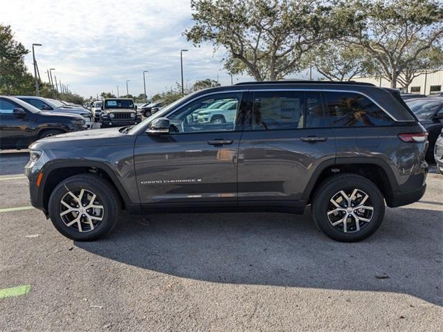 new 2025 Jeep Grand Cherokee car, priced at $47,295