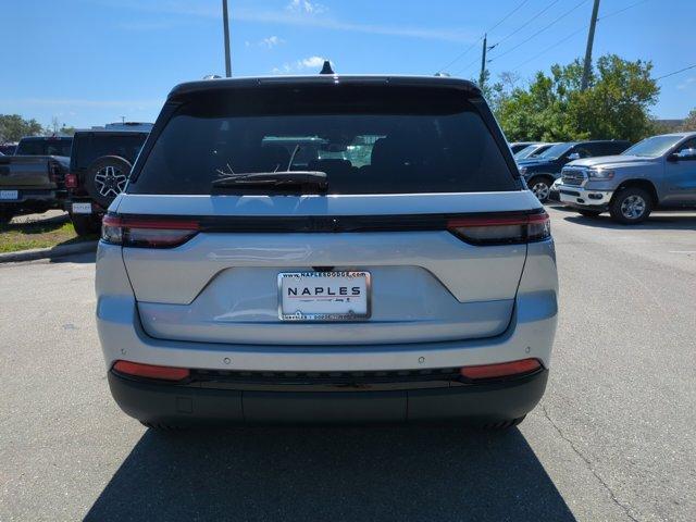 new 2024 Jeep Grand Cherokee car, priced at $38,975