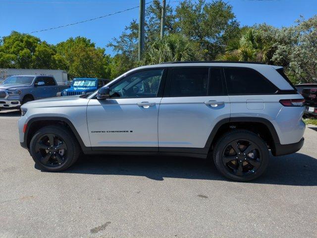 new 2024 Jeep Grand Cherokee car, priced at $38,975