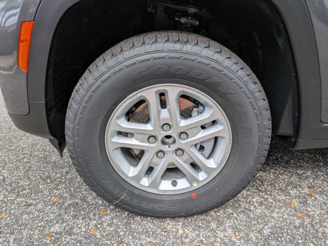 new 2025 Jeep Grand Cherokee car, priced at $31,425