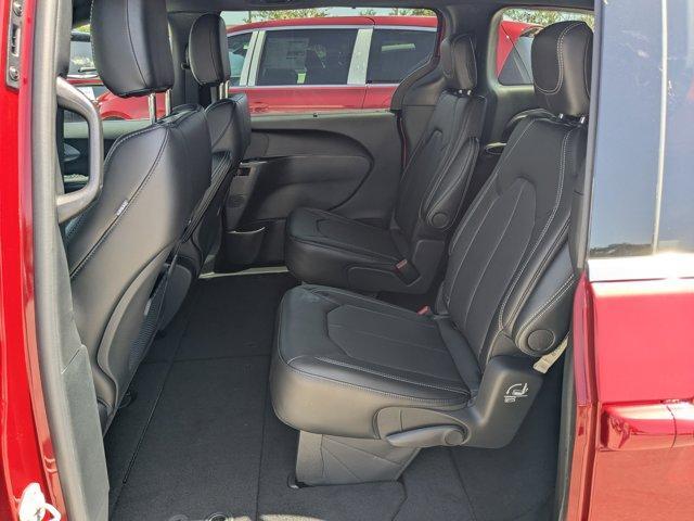 new 2026 Chrysler Pacifica car, priced at $39,685