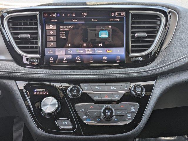 new 2026 Chrysler Pacifica car, priced at $39,685