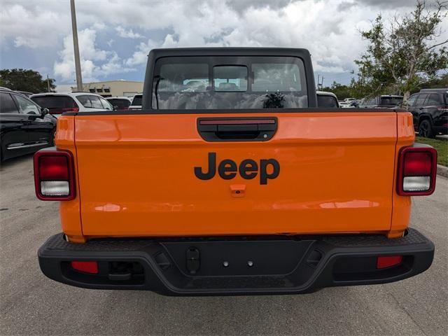 new 2025 Jeep Gladiator car, priced at $39,805