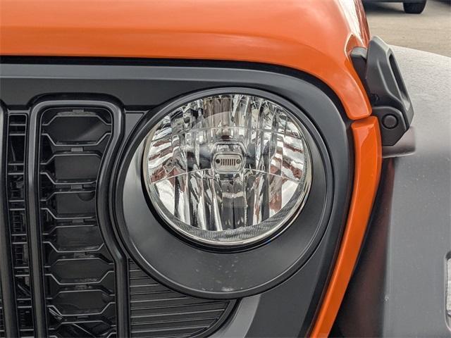 new 2025 Jeep Gladiator car, priced at $39,805