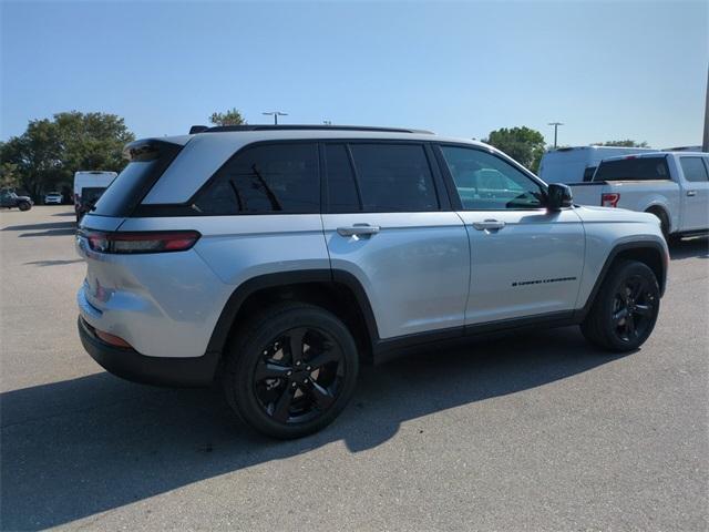 new 2024 Jeep Grand Cherokee car, priced at $42,970