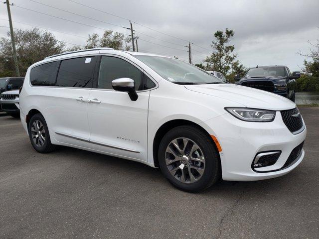 new 2025 Chrysler Pacifica Hybrid car, priced at $52,980