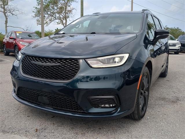 used 2025 Chrysler Pacifica car, priced at $40,992