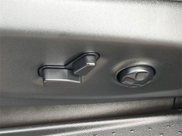 used 2025 Chrysler Pacifica car, priced at $40,992