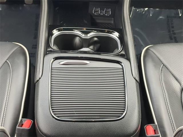 used 2025 Chrysler Pacifica car, priced at $40,992