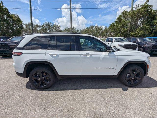 new 2025 Jeep Grand Cherokee car, priced at $43,940