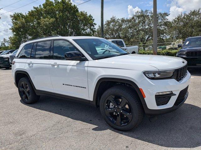 new 2025 Jeep Grand Cherokee car, priced at $43,940