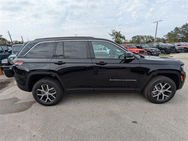 new 2025 Jeep Grand Cherokee car, priced at $44,795