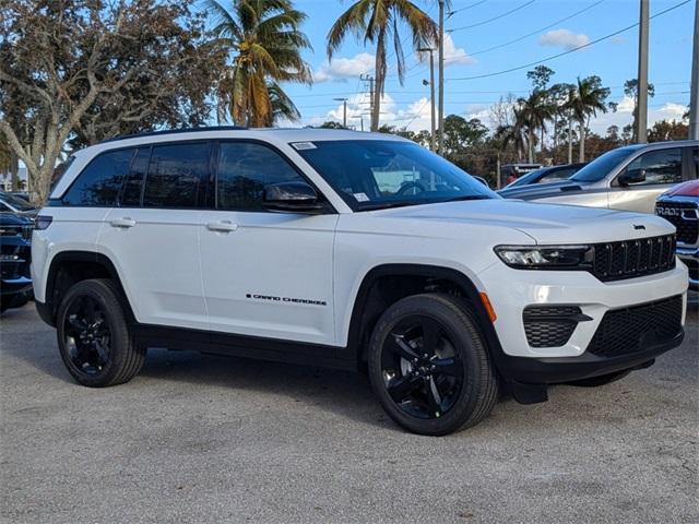 new 2025 Jeep Grand Cherokee car, priced at $44,980