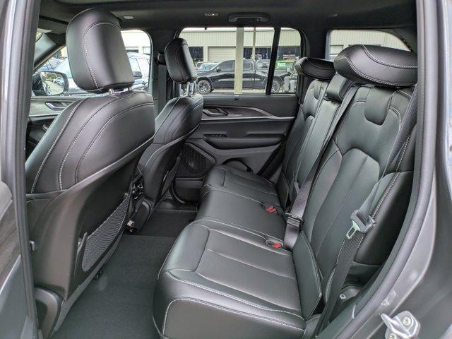 new 2025 Jeep Grand Cherokee car, priced at $47,560