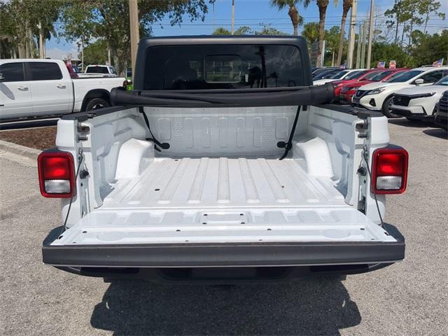 used 2022 Jeep Gladiator car, priced at $30,492