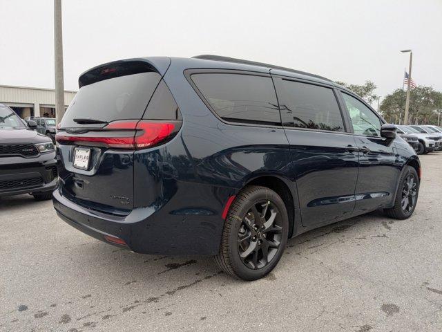 new 2025 Chrysler Pacifica car, priced at $51,435