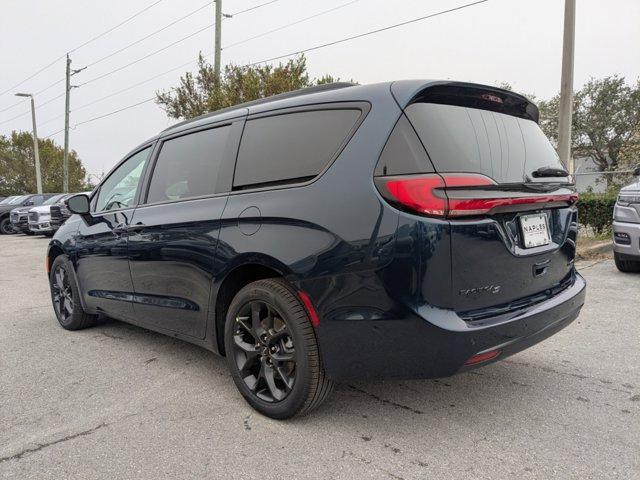 new 2025 Chrysler Pacifica car, priced at $51,435