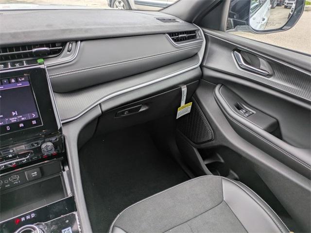 new 2025 Jeep Grand Cherokee L car, priced at $42,275