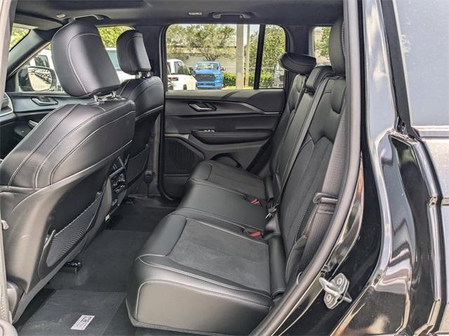 new 2025 Jeep Grand Cherokee car, priced at $39,770