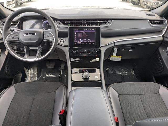 new 2025 Jeep Grand Cherokee car, priced at $39,770