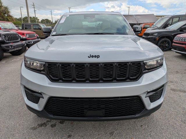 new 2025 Jeep Grand Cherokee car, priced at $44,990