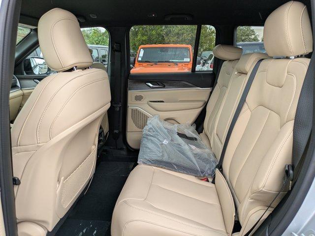 new 2025 Jeep Grand Cherokee car, priced at $44,990