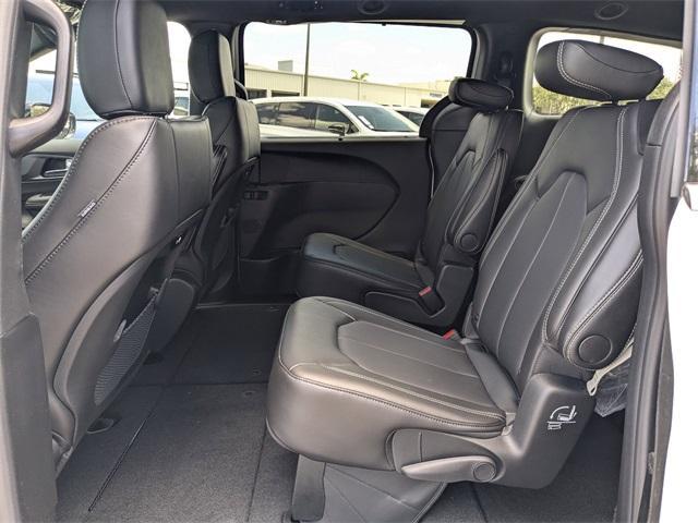 new 2025 Chrysler Pacifica car, priced at $42,420