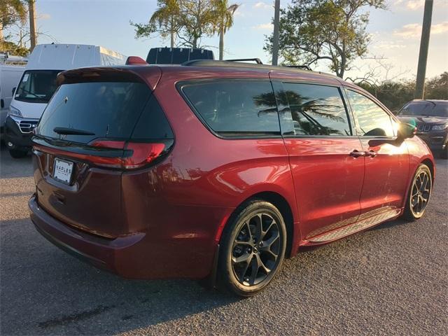 used 2021 Chrysler Pacifica car, priced at $18,491