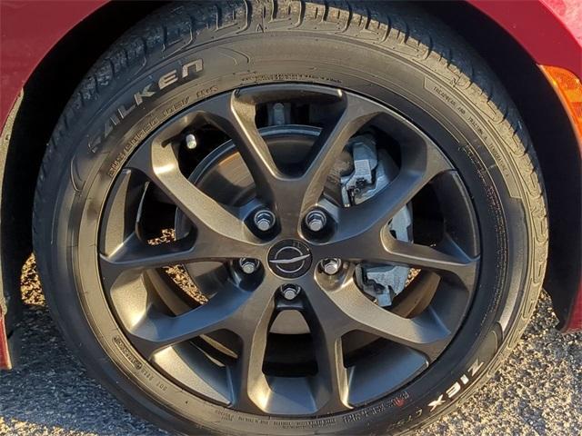 used 2021 Chrysler Pacifica car, priced at $18,491