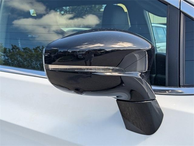 new 2025 Chrysler Pacifica car, priced at $40,925
