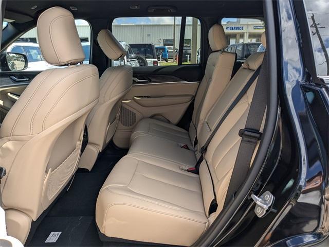 new 2025 Jeep Grand Cherokee car, priced at $41,920
