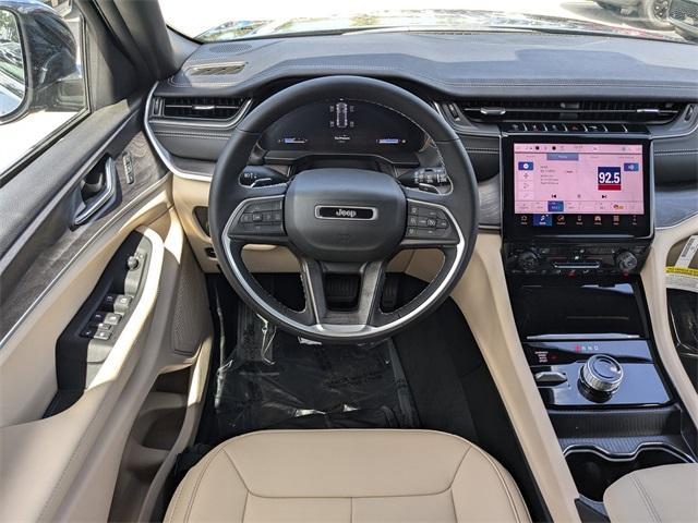 new 2025 Jeep Grand Cherokee car, priced at $41,920