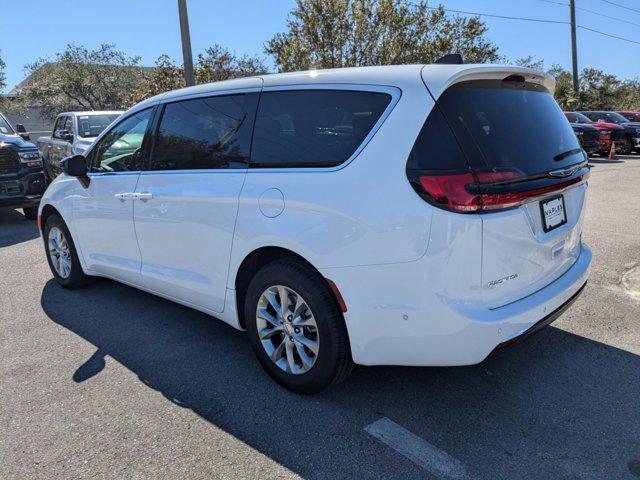 new 2025 Chrysler Pacifica car, priced at $45,420