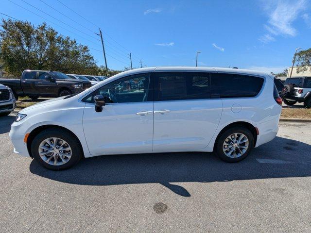 new 2025 Chrysler Pacifica car, priced at $45,420