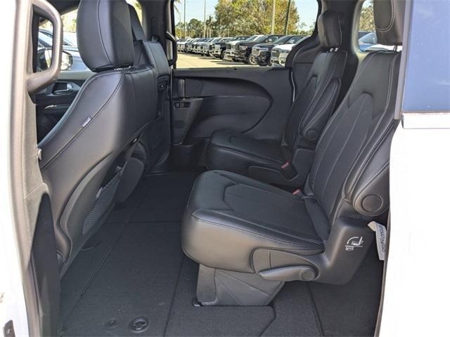 new 2025 Chrysler Pacifica car, priced at $41,420