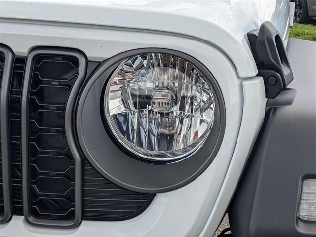 new 2025 Jeep Wrangler car, priced at $39,954