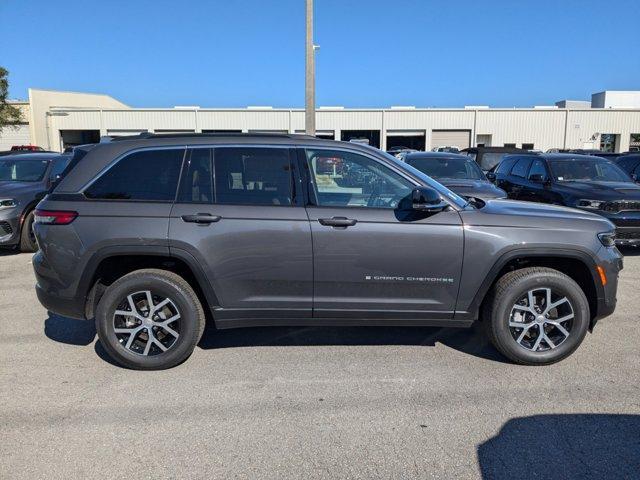 new 2025 Jeep Grand Cherokee car, priced at $48,910