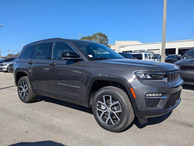 new 2025 Jeep Grand Cherokee car, priced at $48,910