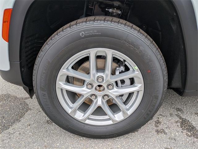 new 2025 Jeep Grand Cherokee car, priced at $34,470