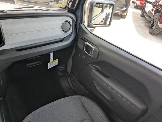 new 2025 Jeep Gladiator car, priced at $39,975