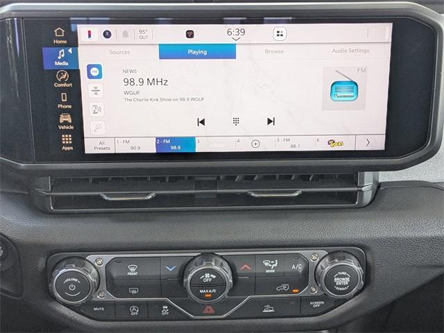 new 2025 Jeep Gladiator car, priced at $39,975