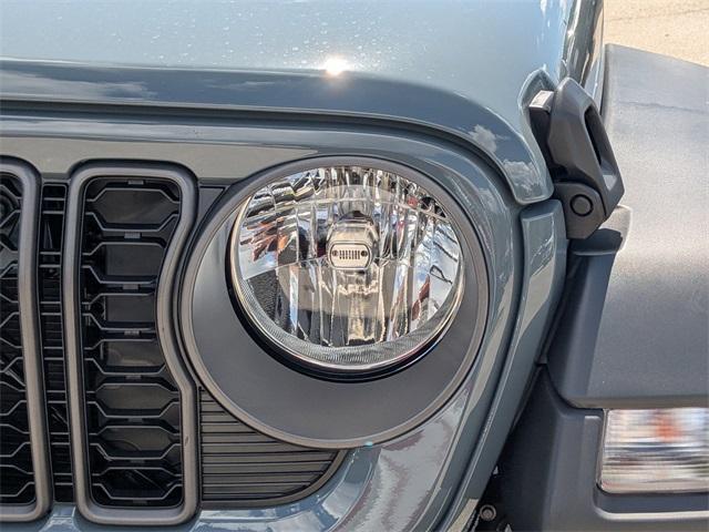 new 2025 Jeep Gladiator car, priced at $39,975