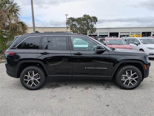 new 2025 Jeep Grand Cherokee car, priced at $38,490