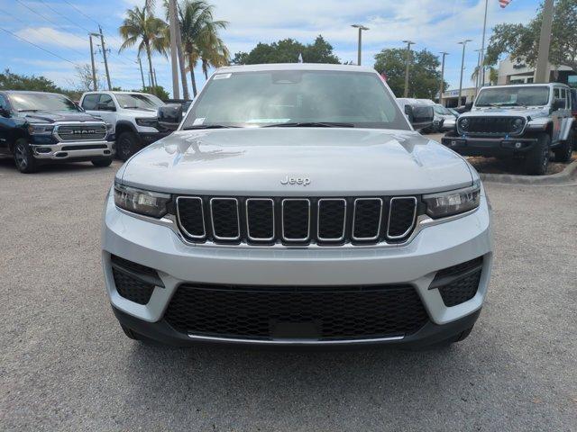 new 2024 Jeep Grand Cherokee car, priced at $29,980