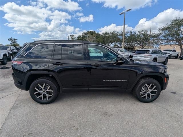 new 2025 Jeep Grand Cherokee car, priced at $37,495