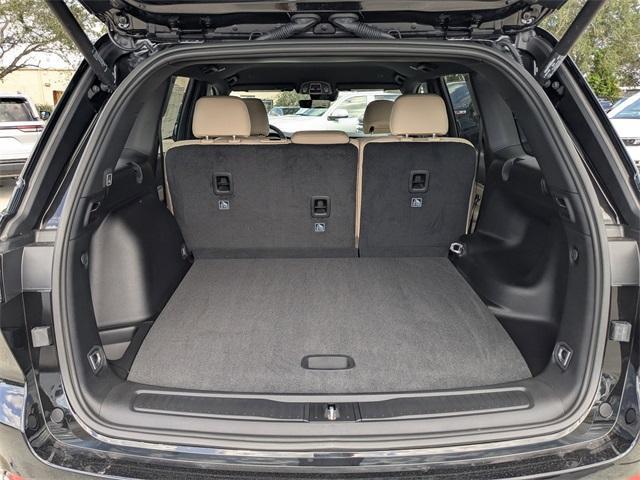 new 2025 Jeep Grand Cherokee car, priced at $37,495