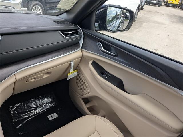 new 2025 Jeep Grand Cherokee car, priced at $37,495