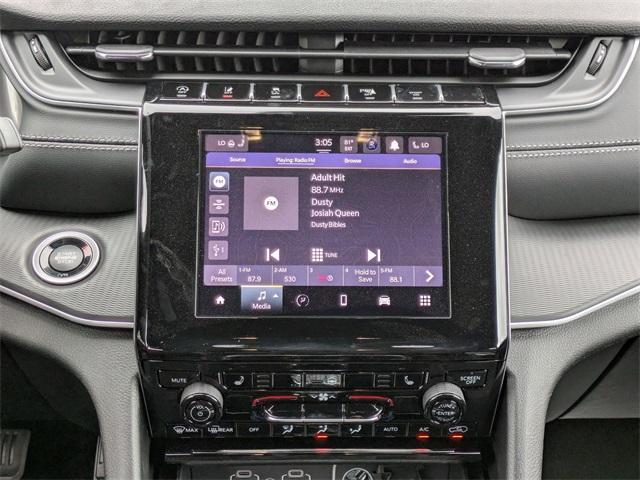 new 2025 Jeep Grand Cherokee car, priced at $37,375